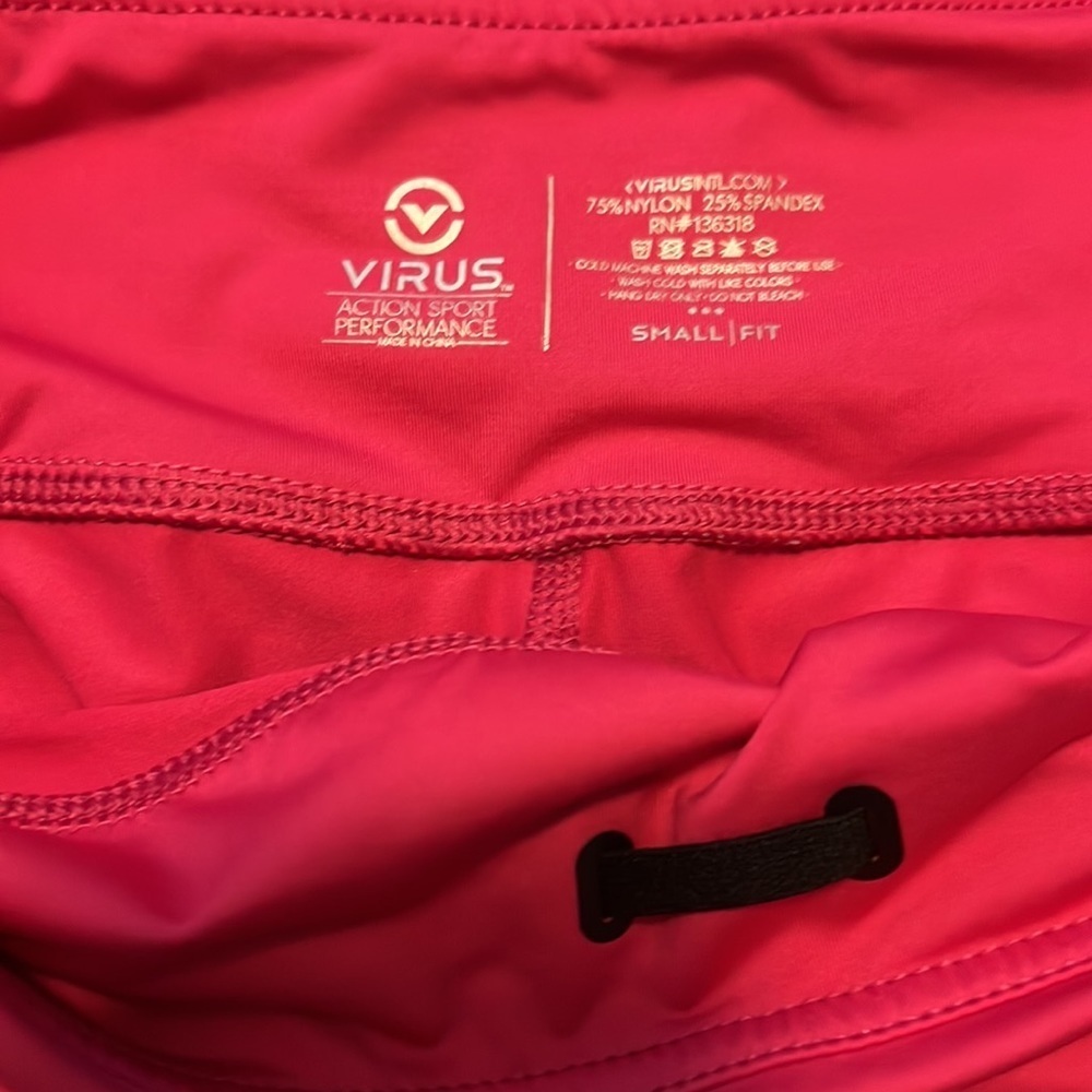 Virus Crop Legging Size Small Raspberry - Picture 2 of 9
